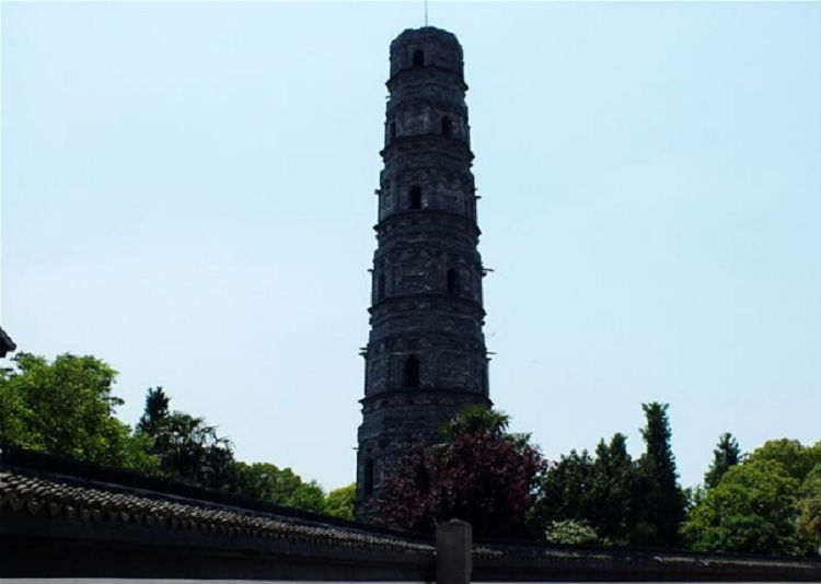 福泉山遺址對(duì)古建筑進(jìn)行實(shí)時(shí)監(jiān)控 